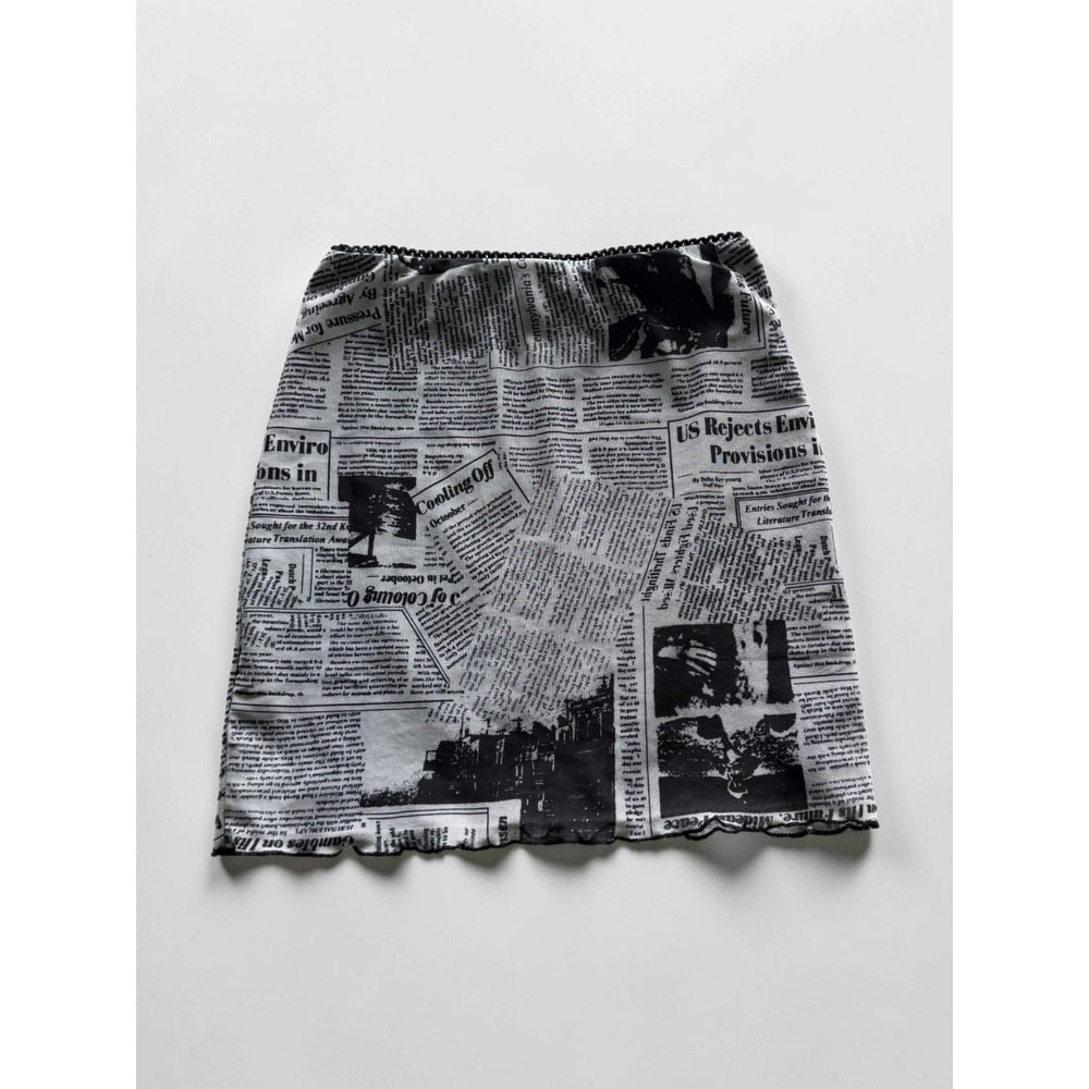 Princess Polly Newspaper Print Mini Skirt Black White Lace Trim Lettuce Hem US 4